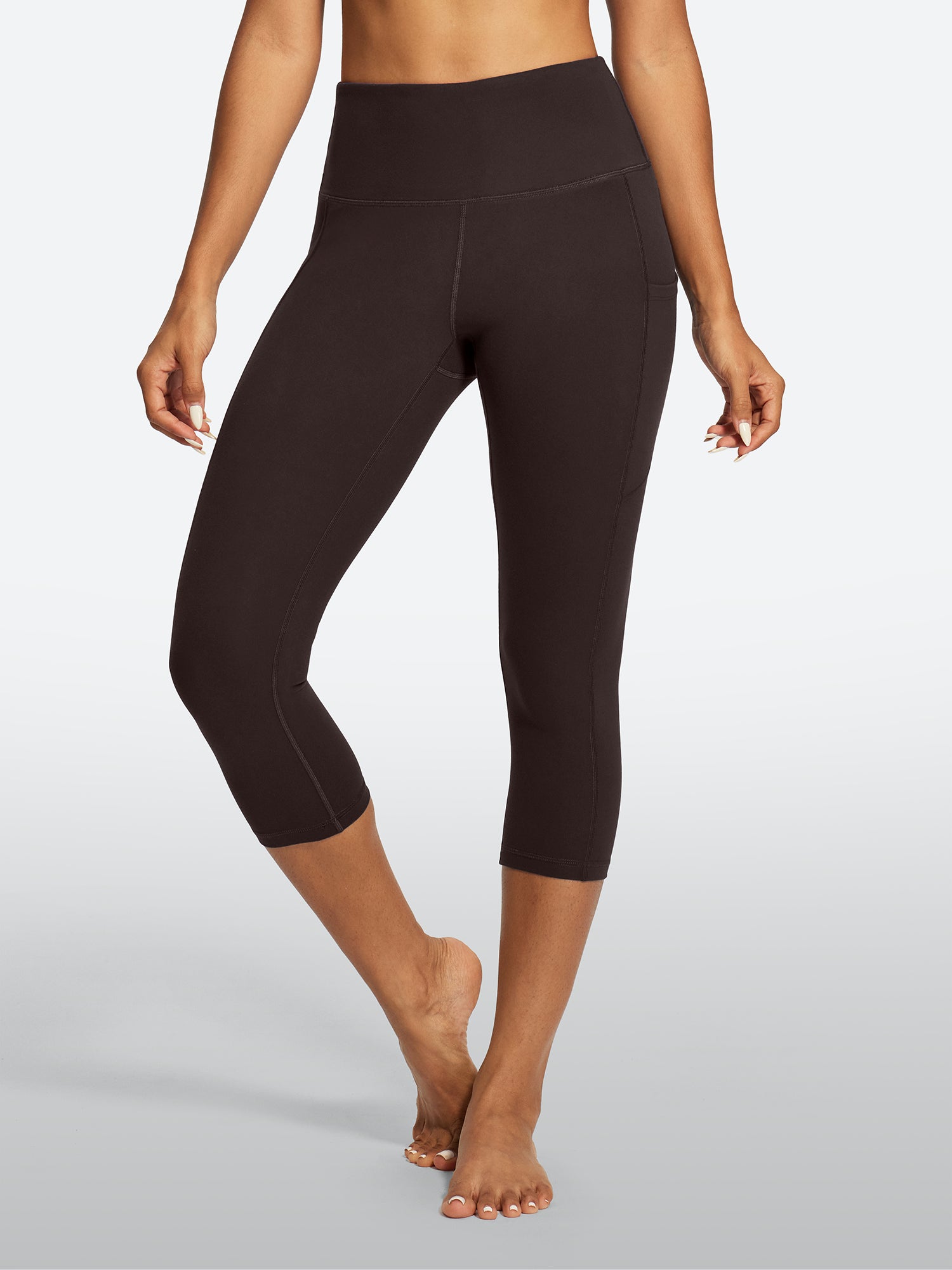 IUGA FlexTight Capris With Pockets Squat Proof | Affordable Yoga Leggings & Activewear by IUGA