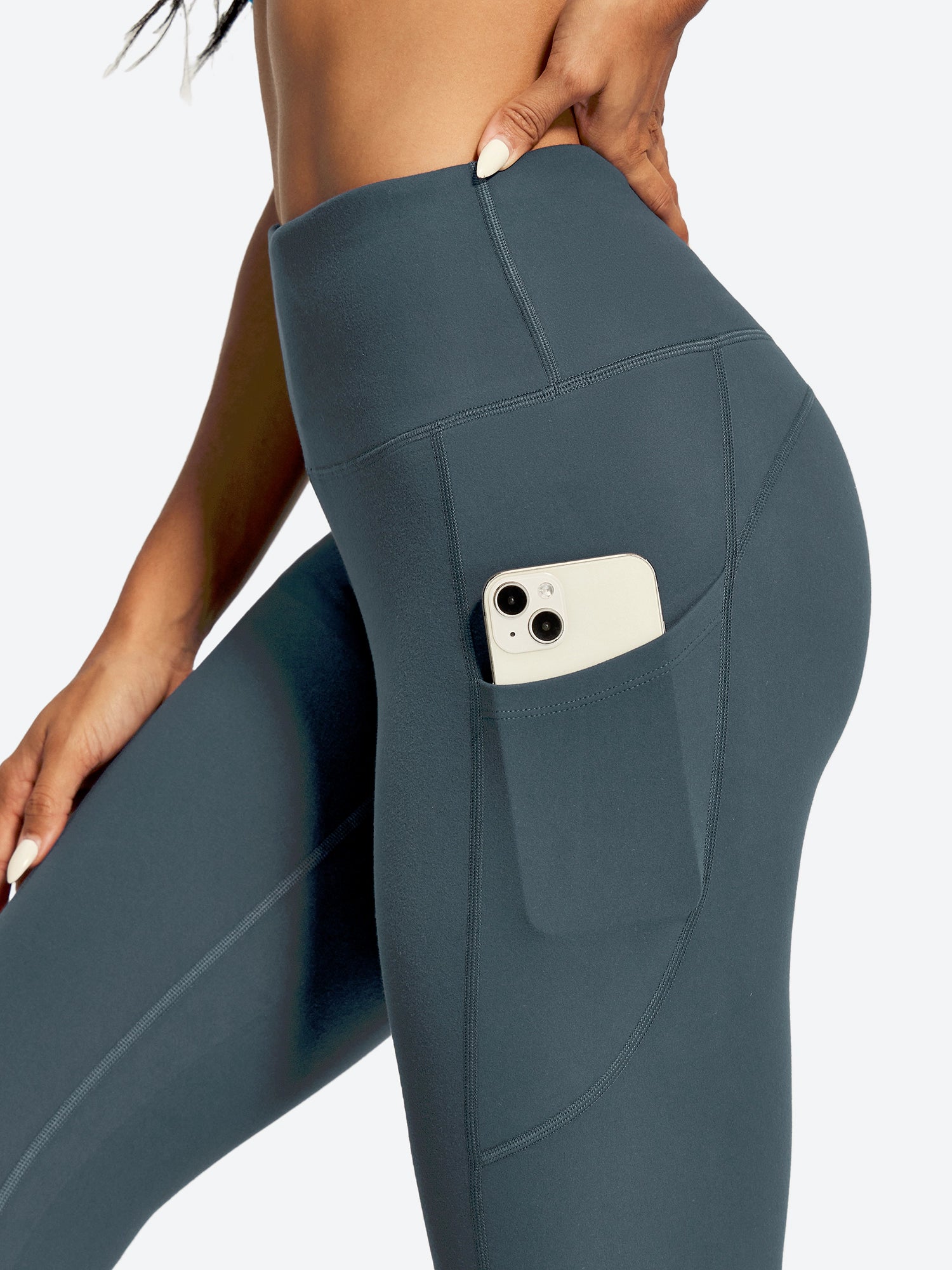 IUGA FlexTight Capris With Pockets Squat Proof | Affordable Yoga Leggings & Activewear by IUGA